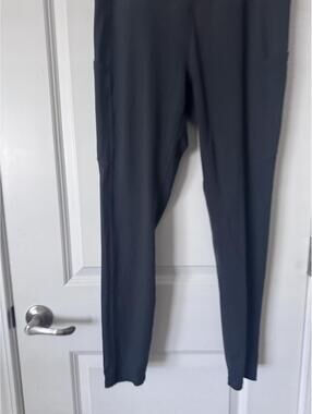 Charcoal Grey High-Waisted Leggings with Side Pockets